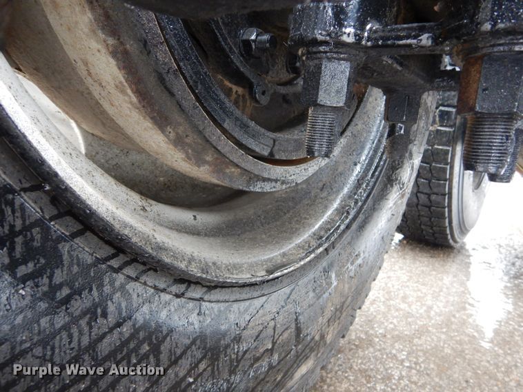 image for item DH5226 2009 Mack GU713  semi truck