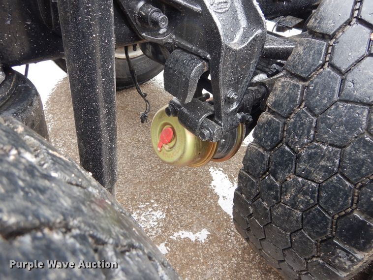 image for item DH5226 2009 Mack GU713  semi truck