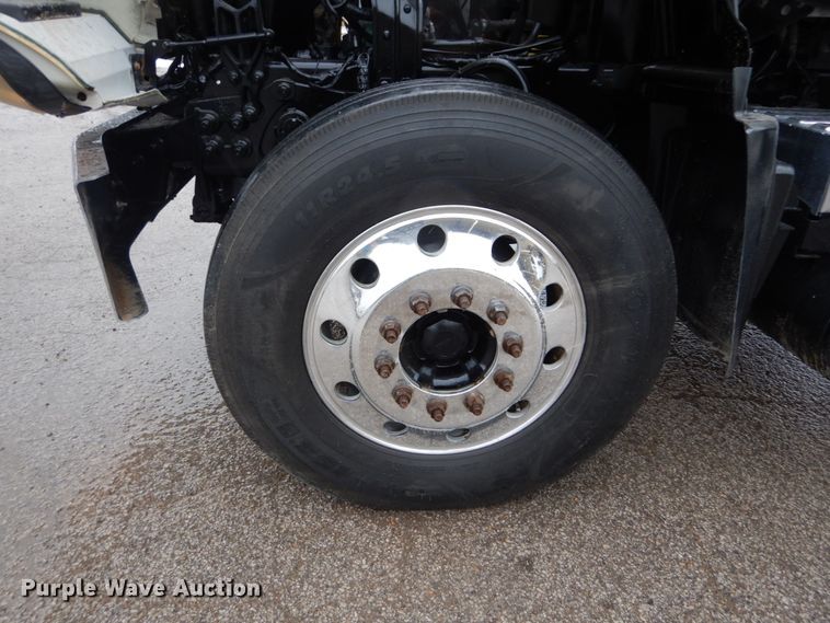 image for item DH5226 2009 Mack GU713  semi truck