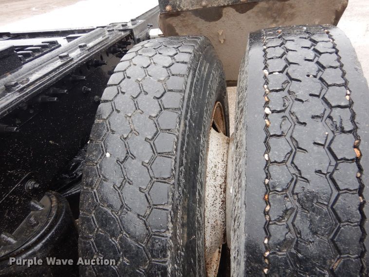 image for item DH5226 2009 Mack GU713  semi truck