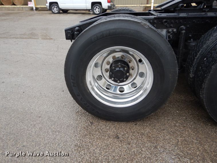 image for item DH5226 2009 Mack GU713  semi truck