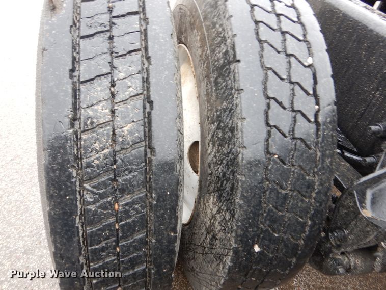 image for item DH5226 2009 Mack GU713  semi truck