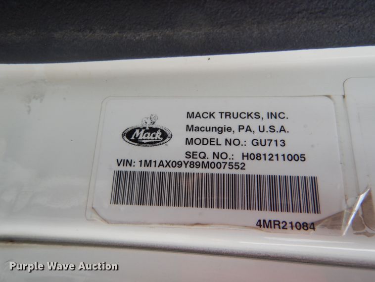 image for item DH5226 2009 Mack GU713  semi truck