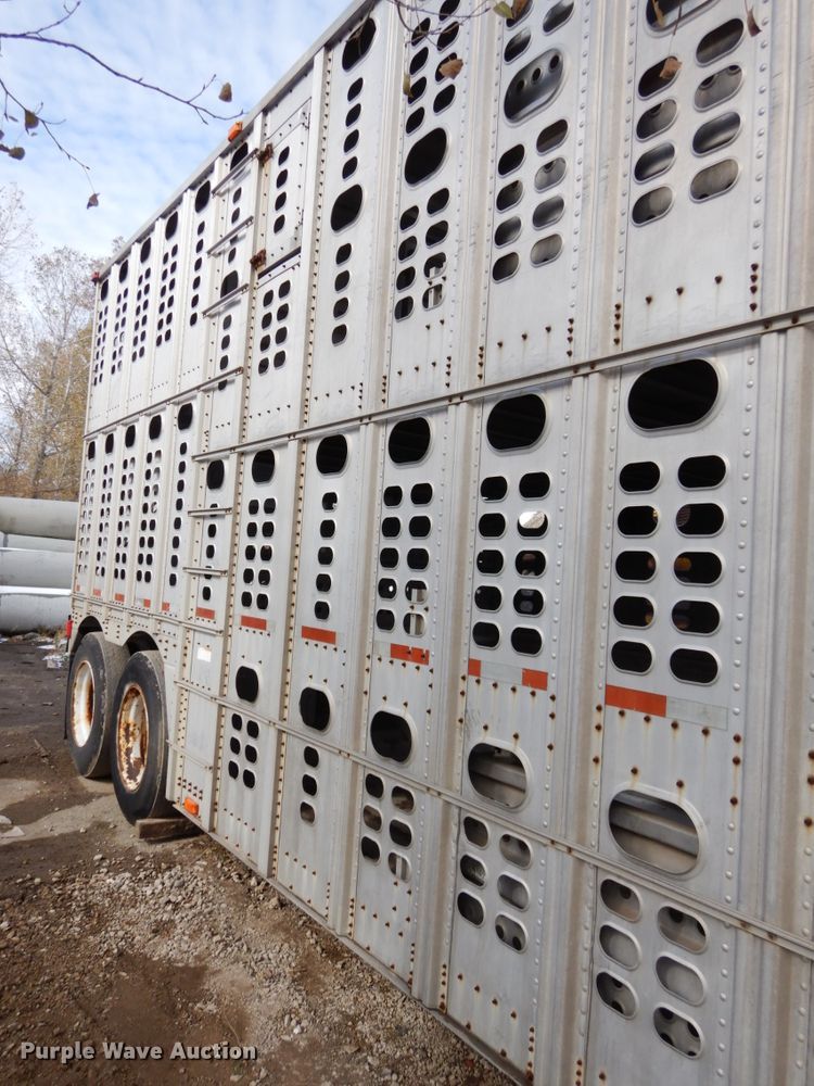 image for item DH6728 1990 Wilson PSDCL-308 livestock trailer
