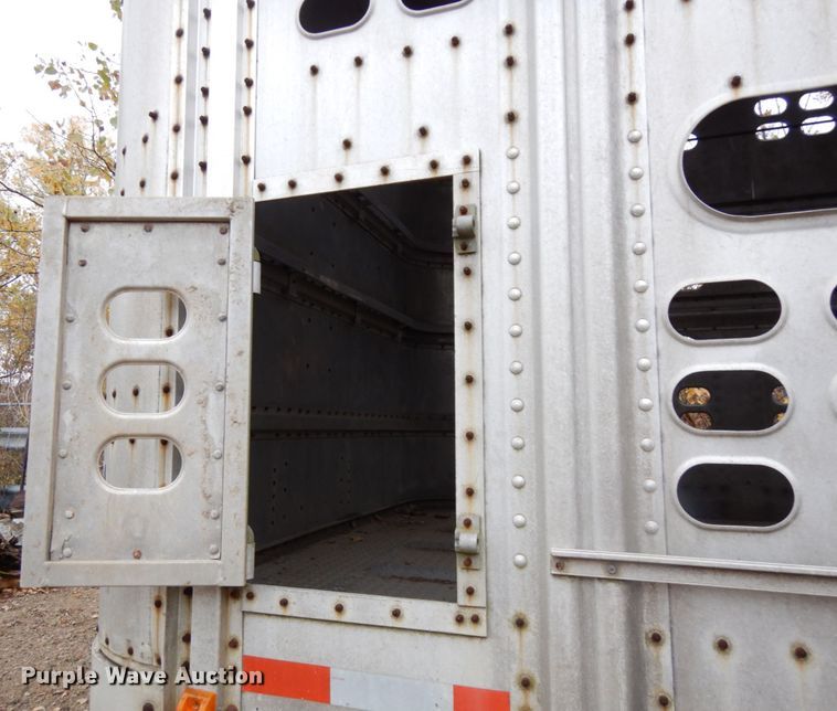 image for item DH6728 1990 Wilson PSDCL-308 livestock trailer