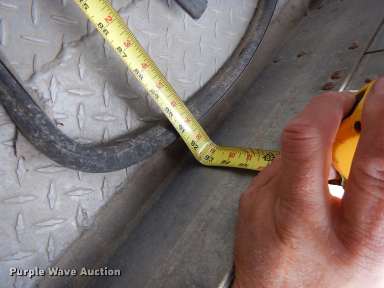 image for item DH6728 1990 Wilson PSDCL-308 livestock trailer
