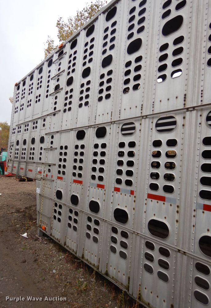 image for item DH6728 1990 Wilson PSDCL-308 livestock trailer