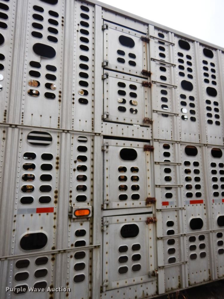 image for item DH6728 1990 Wilson PSDCL-308 livestock trailer