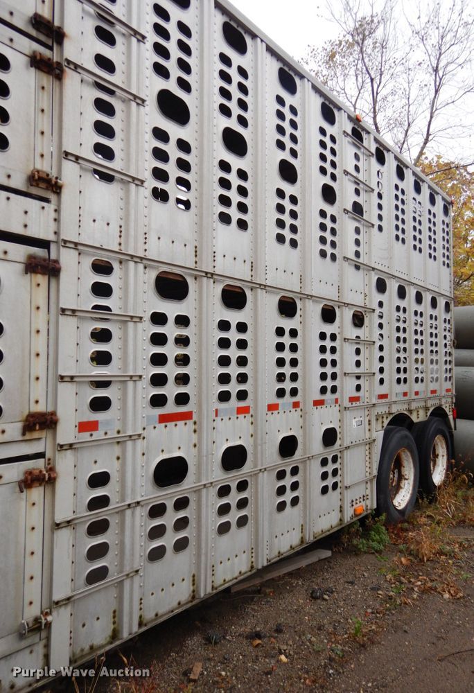 image for item DH6728 1990 Wilson PSDCL-308 livestock trailer
