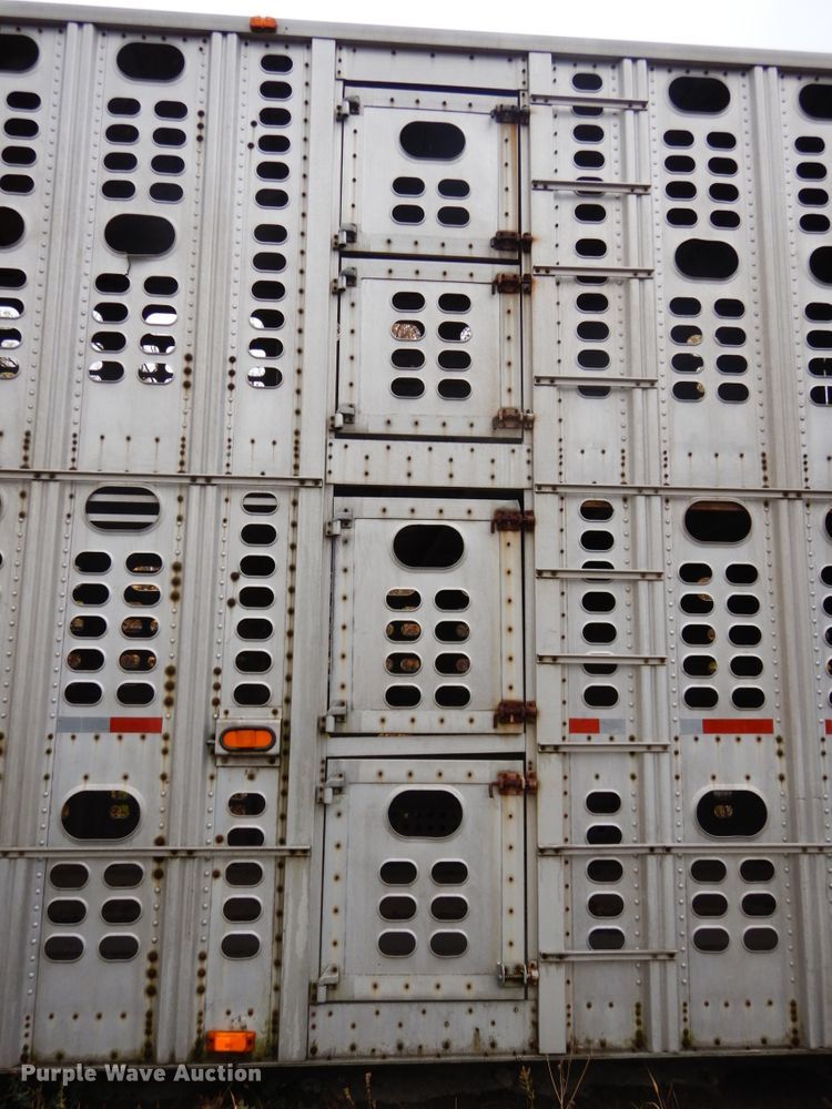 image for item DH6728 1990 Wilson PSDCL-308 livestock trailer