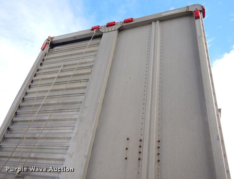 image for item DH6728 1990 Wilson PSDCL-308 livestock trailer