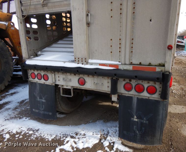 image for item DH6728 1990 Wilson PSDCL-308 livestock trailer
