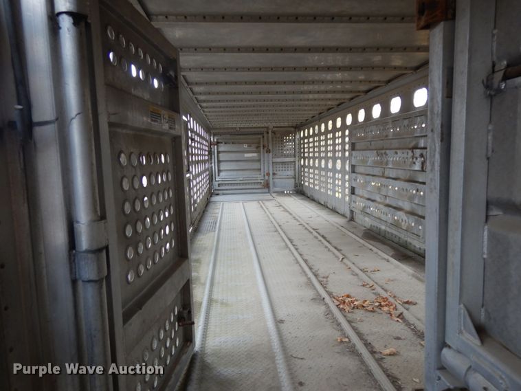 image for item DH6728 1990 Wilson PSDCL-308 livestock trailer