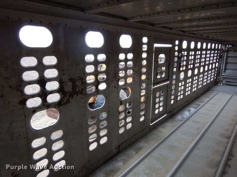 image for item DH6728 1990 Wilson PSDCL-308 livestock trailer