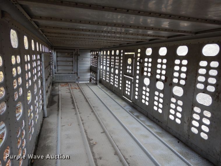 image for item DH6728 1990 Wilson PSDCL-308 livestock trailer