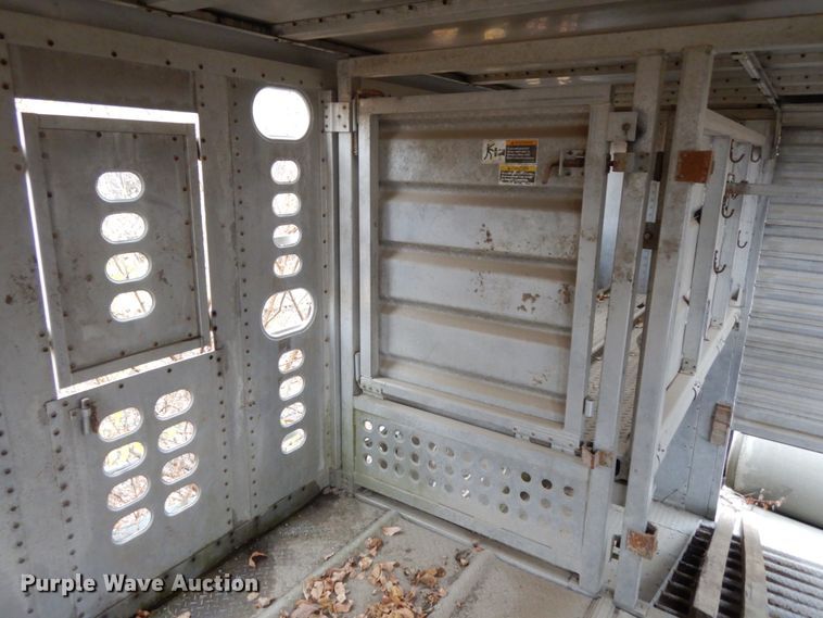 image for item DH6728 1990 Wilson PSDCL-308 livestock trailer