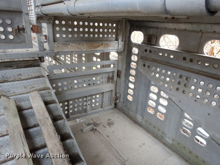 image for item DH6728 1990 Wilson PSDCL-308 livestock trailer