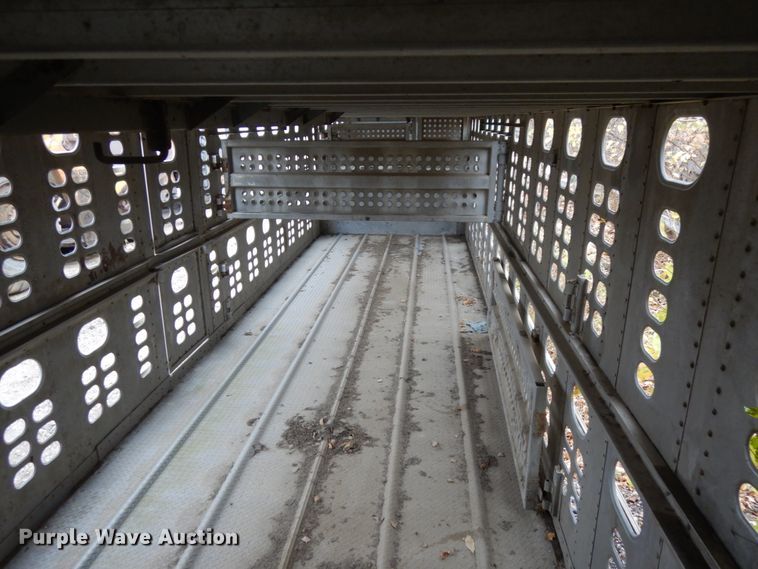 image for item DH6728 1990 Wilson PSDCL-308 livestock trailer