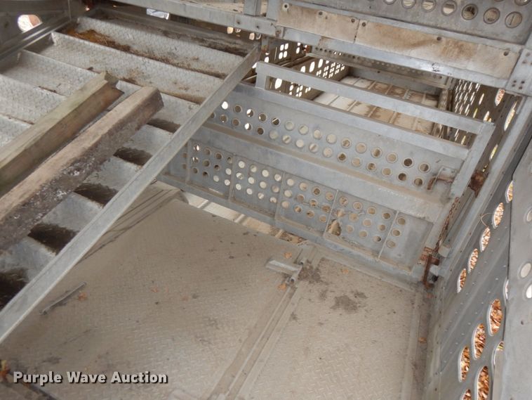 image for item DH6728 1990 Wilson PSDCL-308 livestock trailer