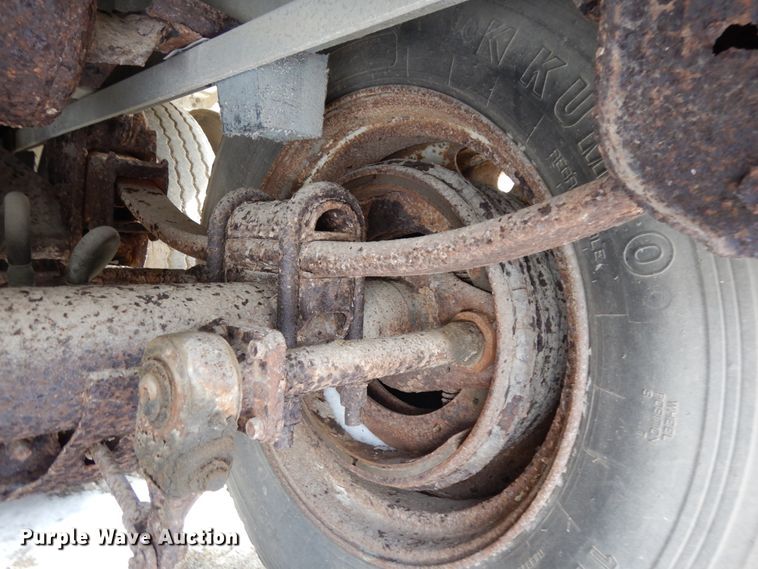 image for item DH6728 1990 Wilson PSDCL-308 livestock trailer