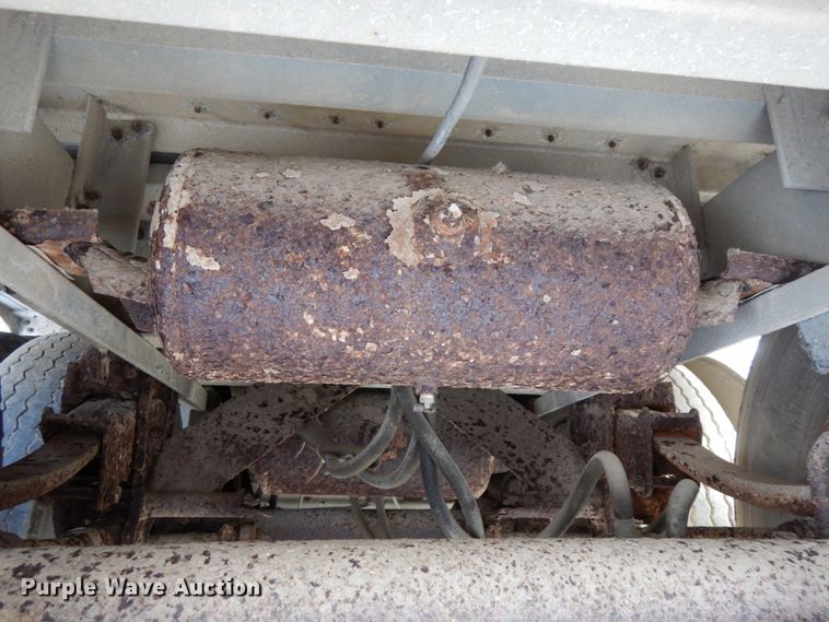 image for item DH6728 1990 Wilson PSDCL-308 livestock trailer