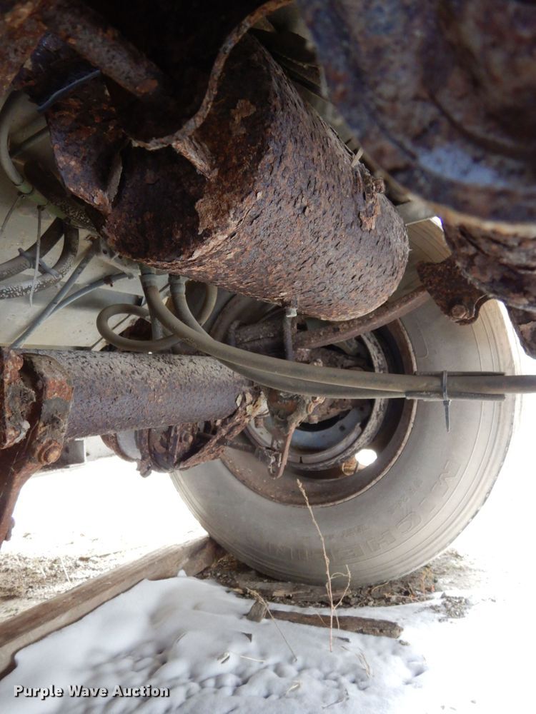 image for item DH6728 1990 Wilson PSDCL-308 livestock trailer