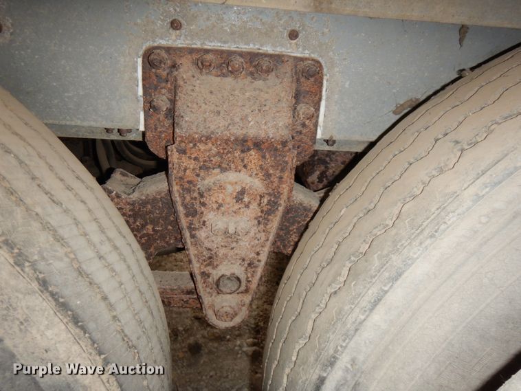 image for item DH6728 1990 Wilson PSDCL-308 livestock trailer