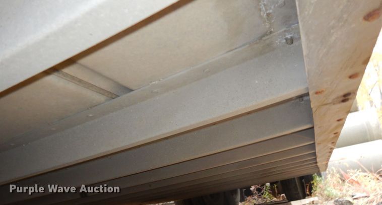 image for item DH6728 1990 Wilson PSDCL-308 livestock trailer