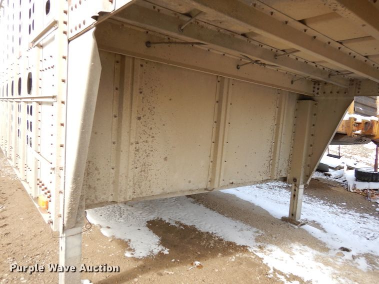 image for item DH6728 1990 Wilson PSDCL-308 livestock trailer