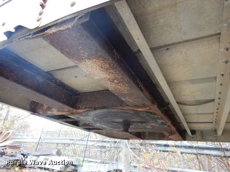 image for item DH6728 1990 Wilson PSDCL-308 livestock trailer