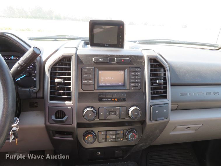 image for item DI3754 2019 Ford F450 Super Duty XL  refrigerated truck