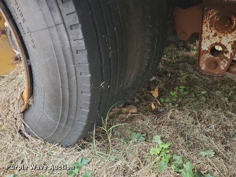 image for item DI5009 1980 Landoll Hauloll 316-45 tilt deck equipment trailer