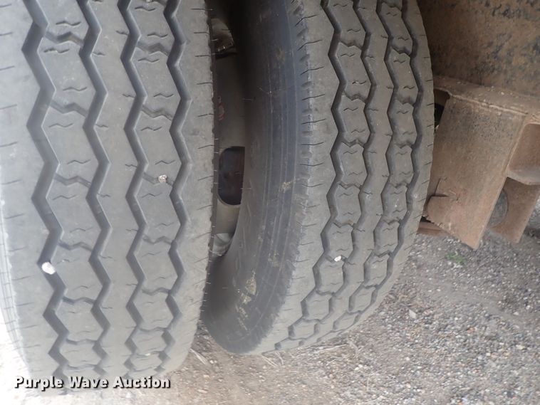 image for item DI7265 2005 Trailmaster drop deck equipment trailer