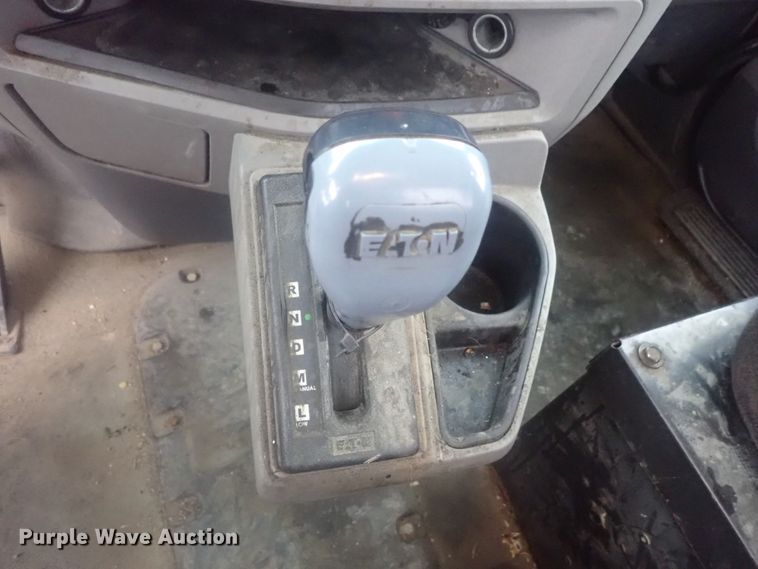 image for item DI7266 2013 Peterbilt 579  semi truck