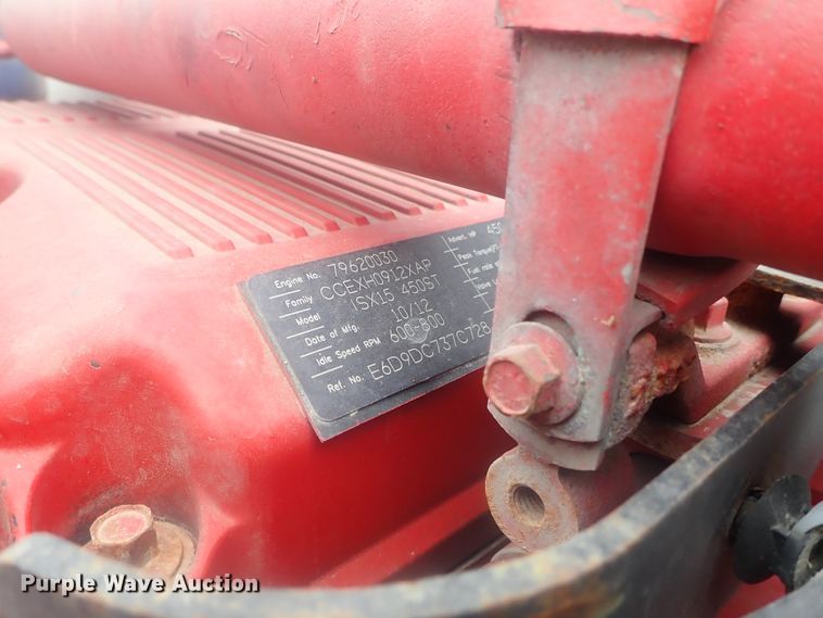 image for item DI7266 2013 Peterbilt 579  semi truck