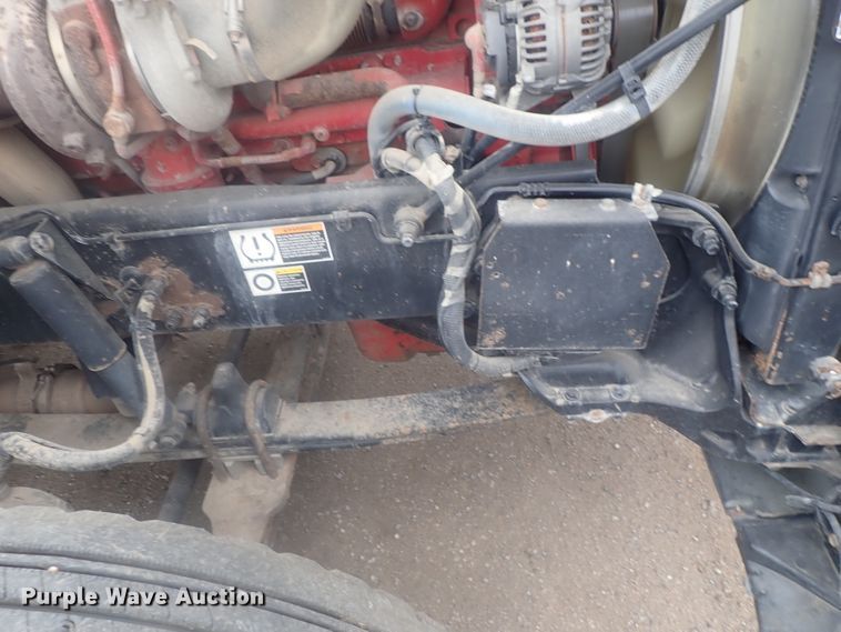 image for item DI7266 2013 Peterbilt 579  semi truck