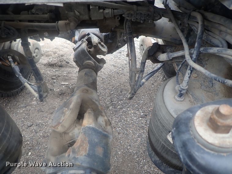 image for item DI7266 2013 Peterbilt 579  semi truck