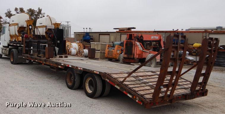 image for item DI8341 2000 Neville Built drop deck equipment trailer