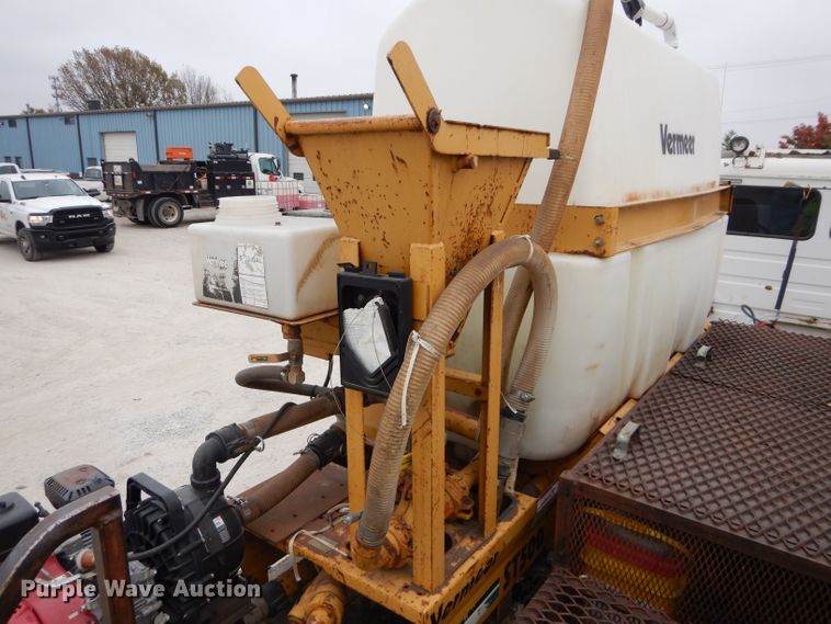 image for item DI8341 2000 Neville Built drop deck equipment trailer