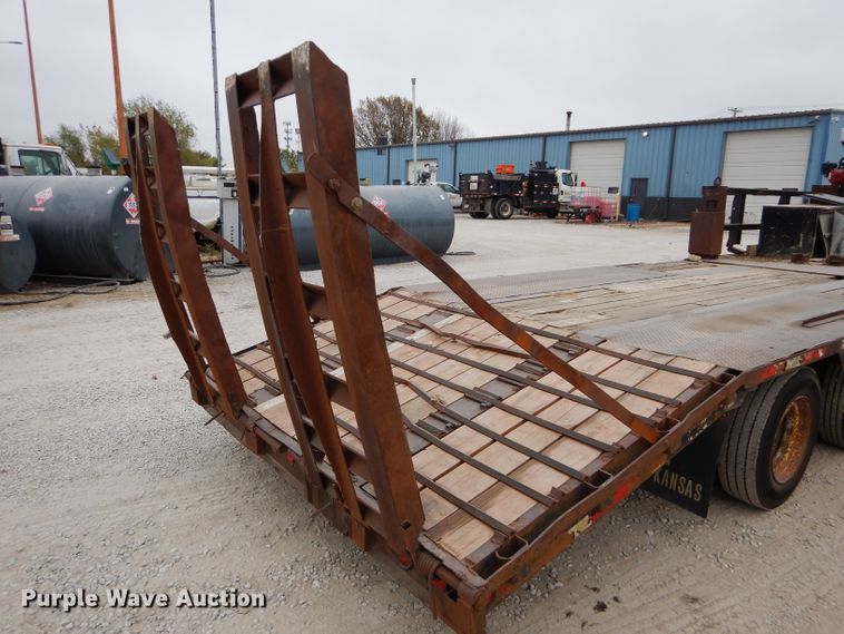 image for item DI8341 2000 Neville Built drop deck equipment trailer