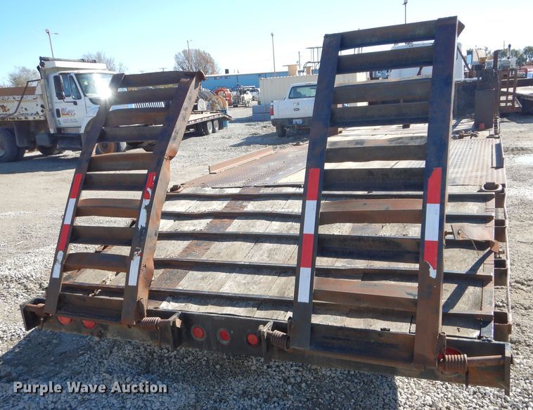 image for item DI8343 2000 Neville Built drop deck equipment trailer