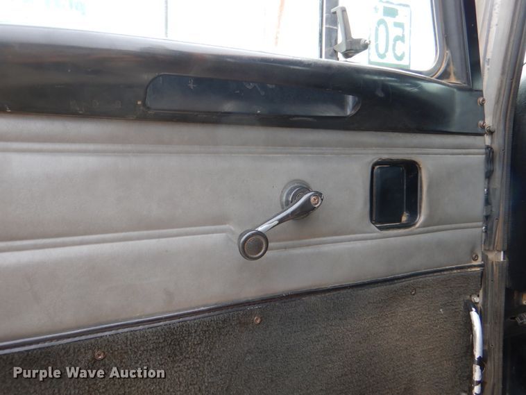 image for item DJ0253 2001 Peterbilt 379  roll off container truck