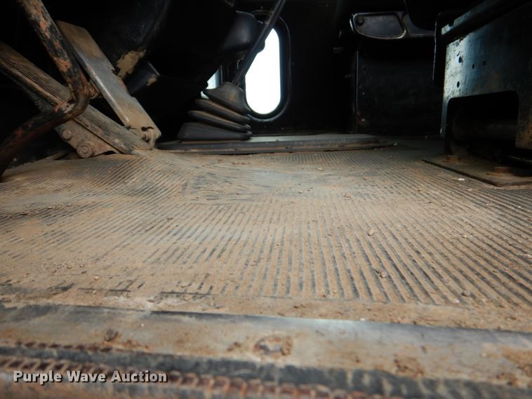 image for item DJ0253 2001 Peterbilt 379  roll off container truck