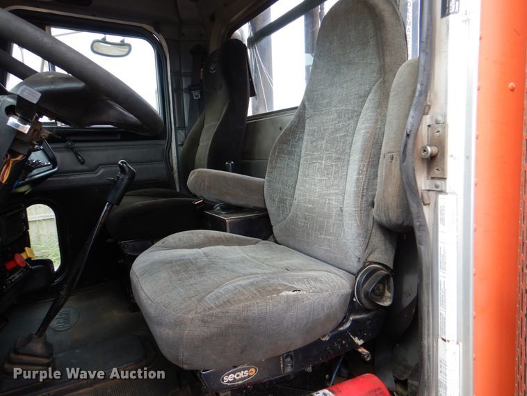 image for item DJ0253 2001 Peterbilt 379  roll off container truck