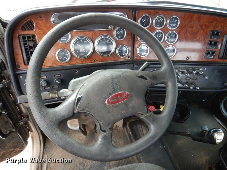 image for item DJ0253 2001 Peterbilt 379  roll off container truck