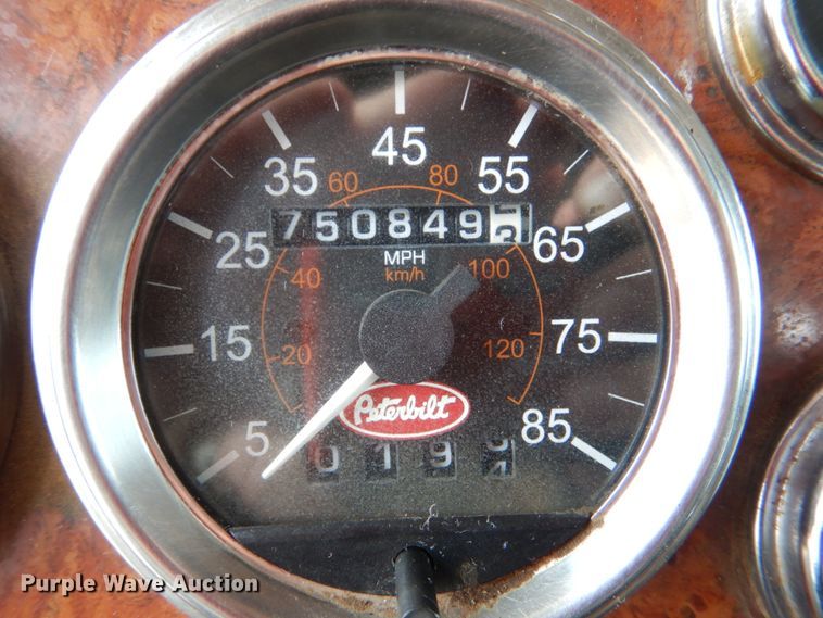 image for item DJ0253 2001 Peterbilt 379  roll off container truck