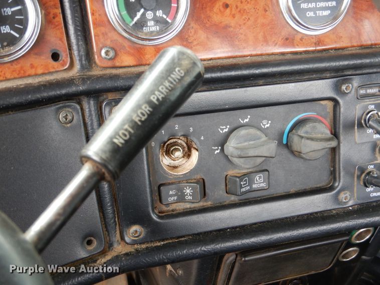 image for item DJ0253 2001 Peterbilt 379  roll off container truck