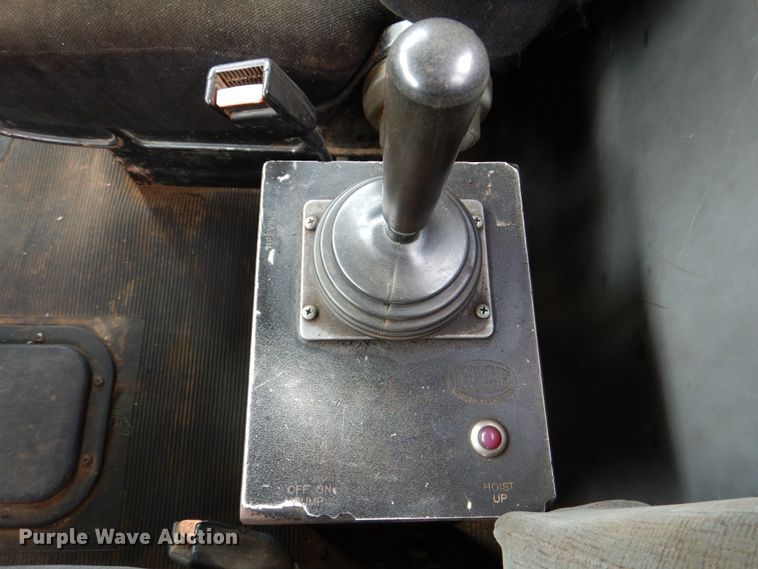 image for item DJ0253 2001 Peterbilt 379  roll off container truck