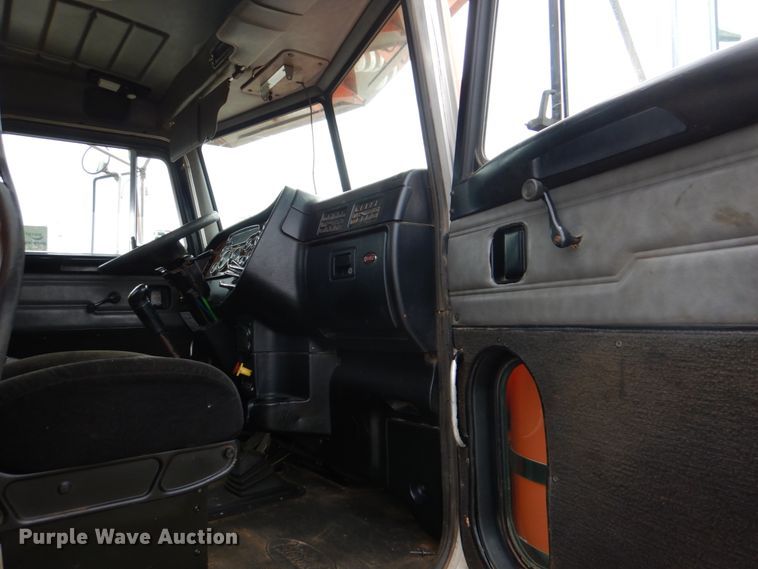 image for item DJ0253 2001 Peterbilt 379  roll off container truck