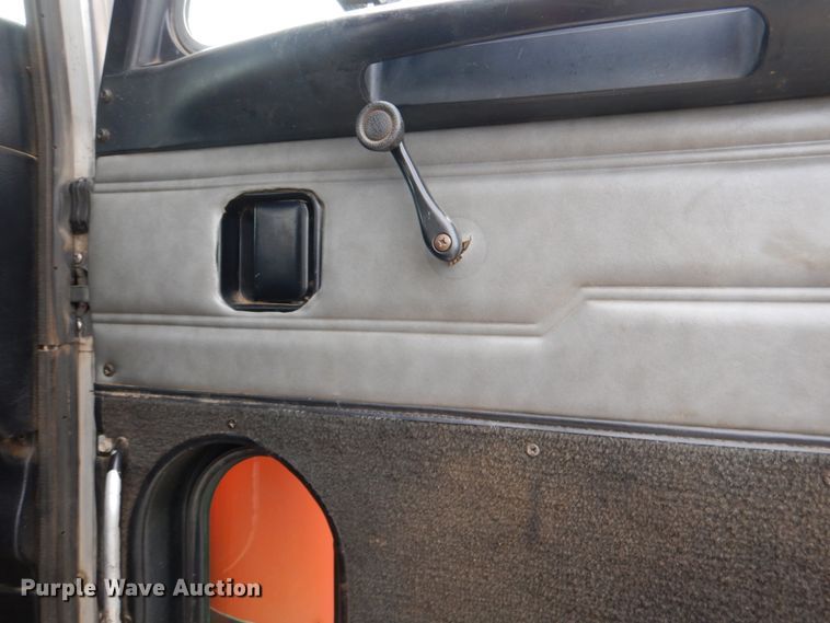 image for item DJ0253 2001 Peterbilt 379  roll off container truck